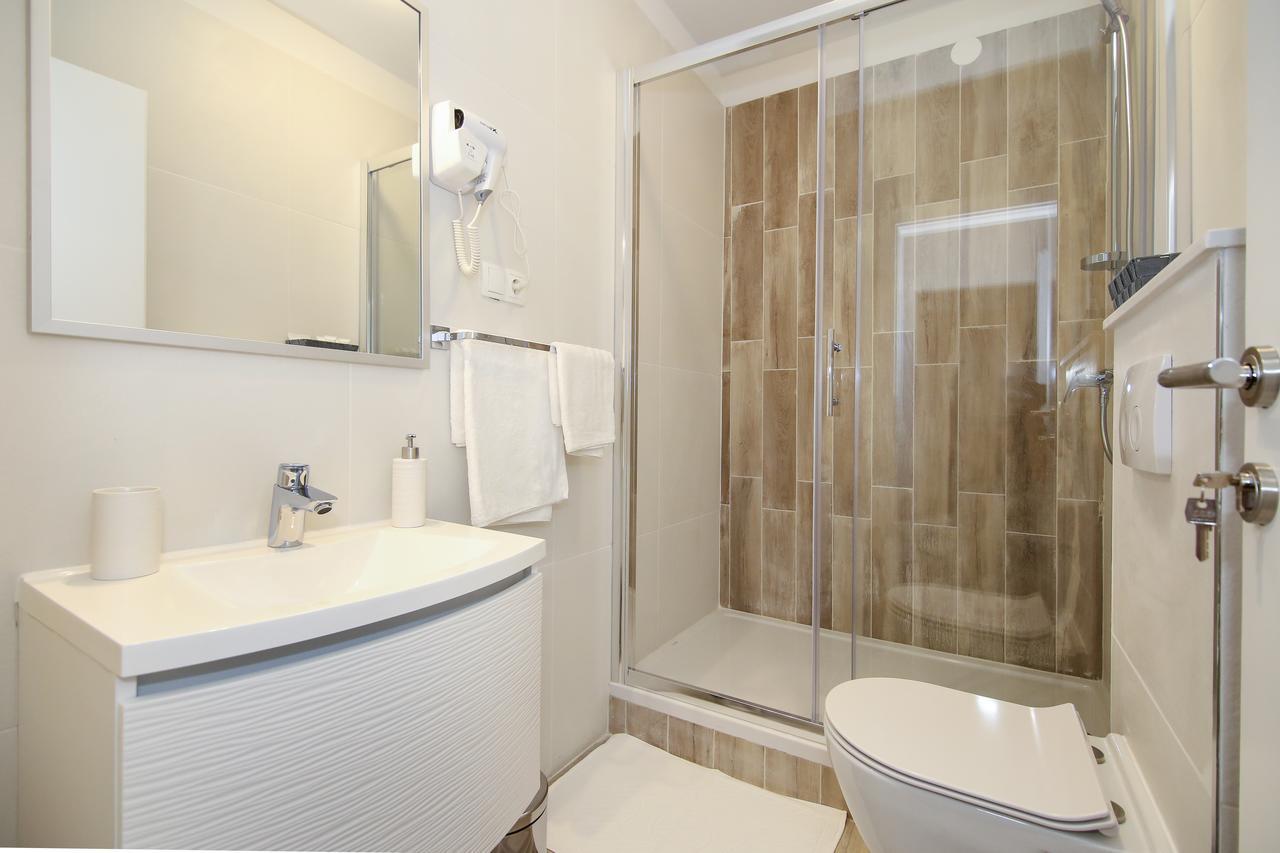 Maxim Rooms & Apartments Сплит Екстериор снимка